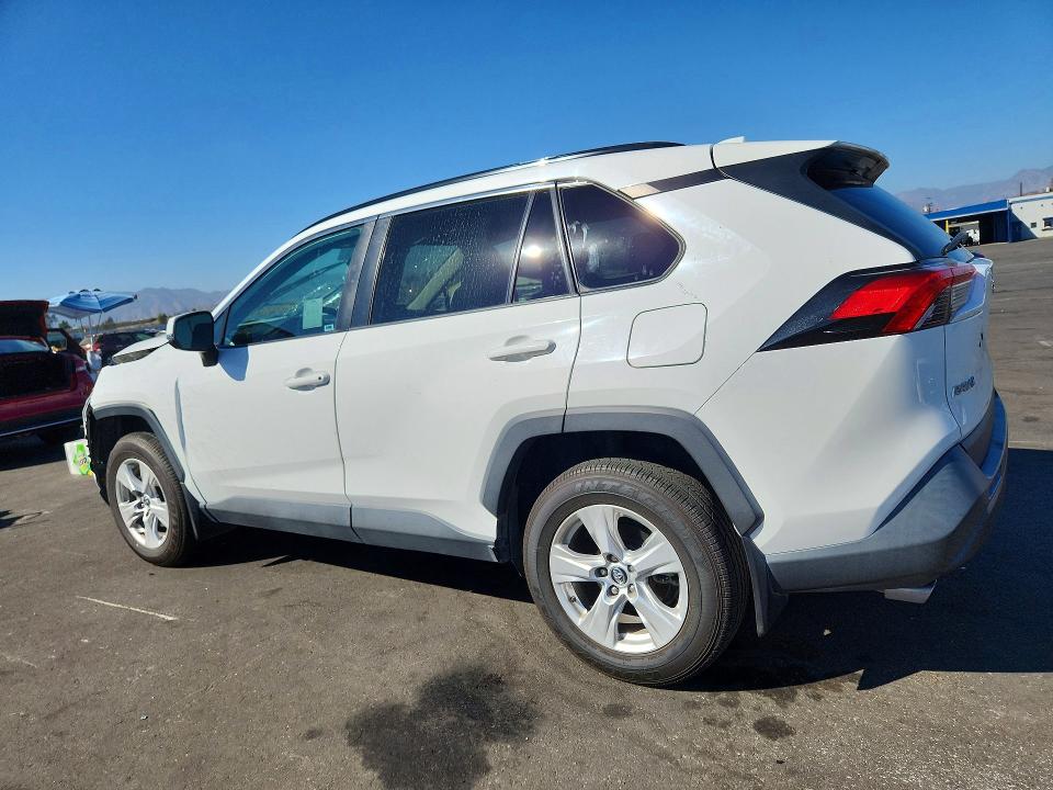 Photo 2 from auction – 2020 TOYOTA RAV4 with VIN 2T3W1RFV9LW069154