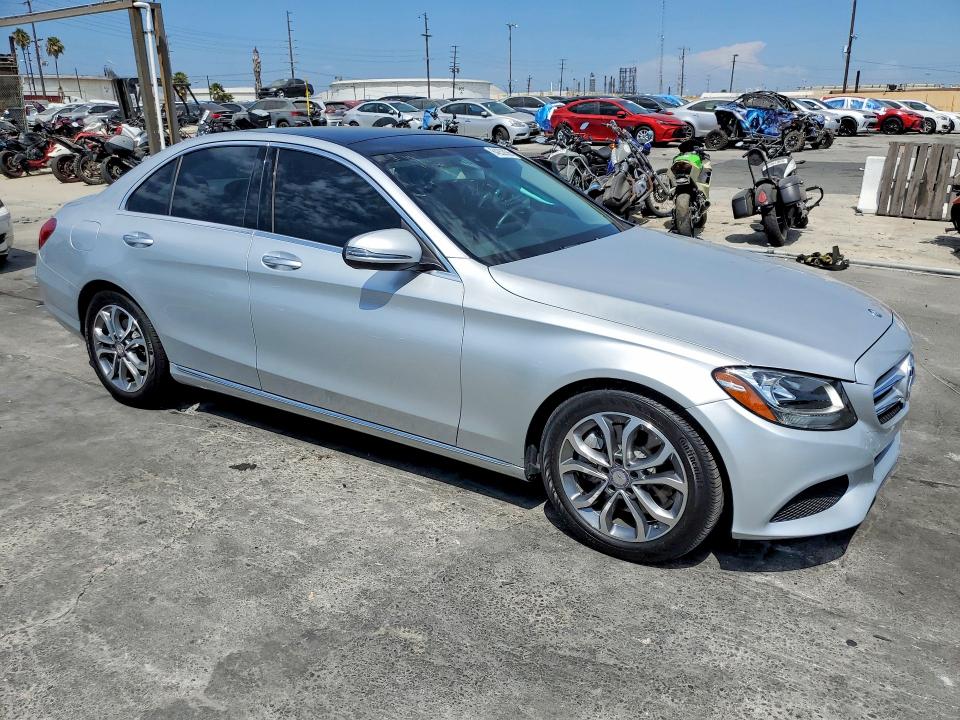 Photo 4 from auction – 2016 MERCEDES-BENZ C with VIN 55SWF4JB5GU163320