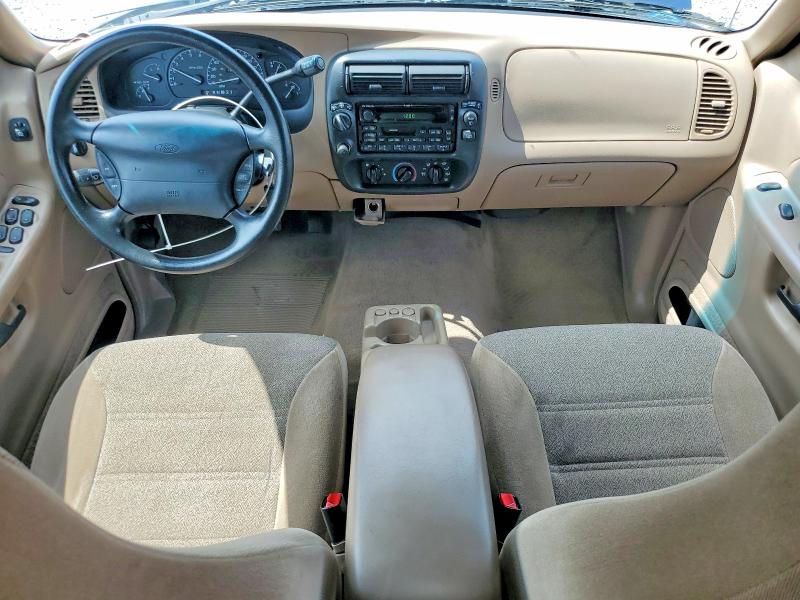 Photo 8 from auction – 2000 FORD EXPLORER with VIN 1FMZU72X2YZB70927