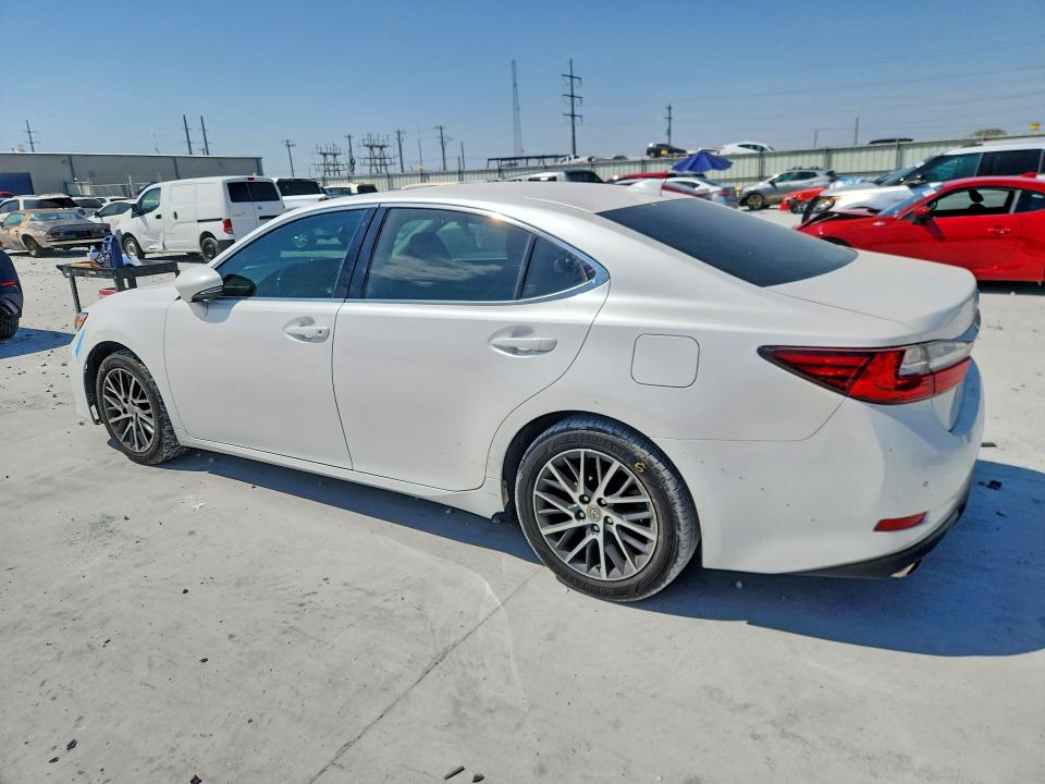 صورة رقم 2 من المزاد - 2018 LEXUS ES مع VIN 58ABK1GG3JU103519