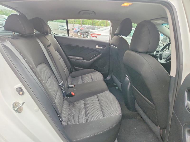 Photo 10 from auction – 2017 KIA FORTE5 with VIN KNAFK5A82H5727139