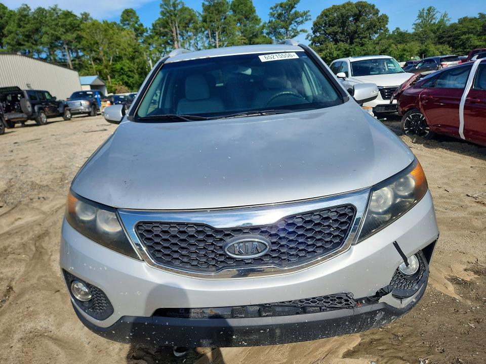 Zdjęcie 5 z aukcji – 2013 KIA SORENTO z VIN 5XYKT3A68DG404426