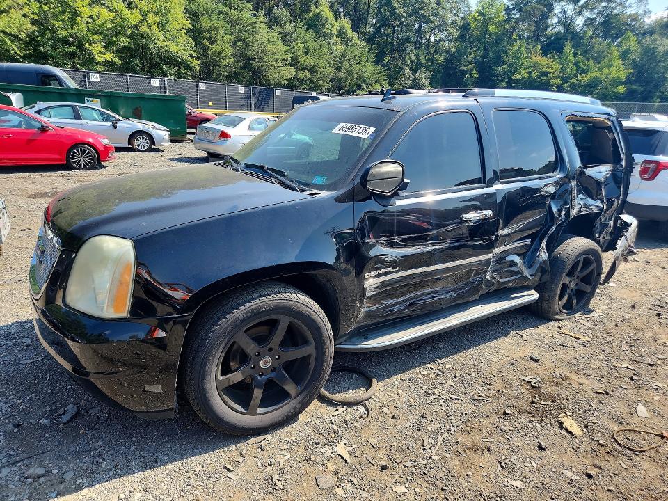GMC YUKON 2011 with VIN 1GKS2EEF6BR200879 - Photo from auction