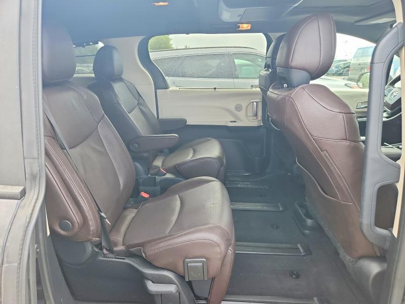 Photo 11 from auction – 2023 TOYOTA SIENNA with VIN 5TDESKFC7PS101296