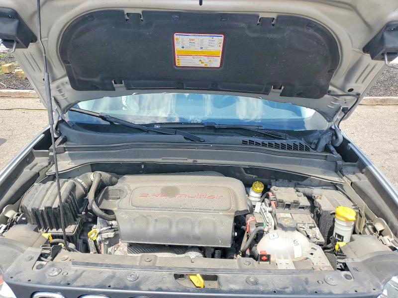 Photo 12 from auction – 2015 JEEP RENEGADE with VIN ZACCJBBT1FPB25976