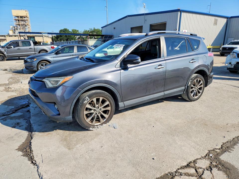 TOYOTA RAV4 2017 с VIN JTMYFREV8HD099598 - Снимка от търг