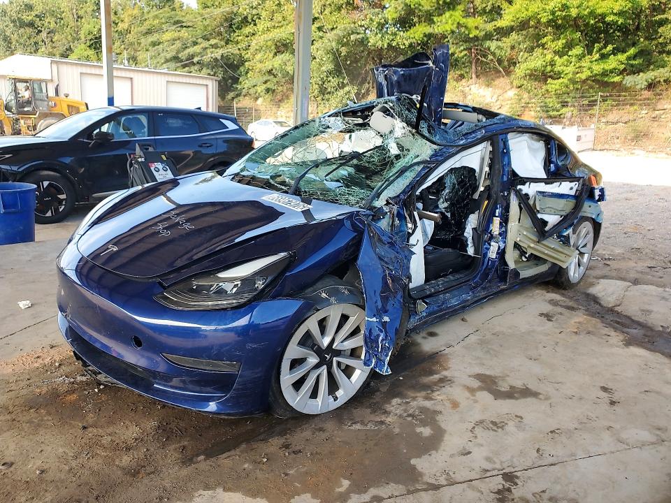 TESLA MODEL 3 2022 with VIN 5YJ3E1EA9NF371964 - Photo from auction