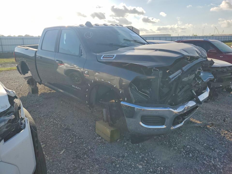 Photo 4 from auction – 2022 RAM 2500 with VIN 3C6UR5FL3NG327900