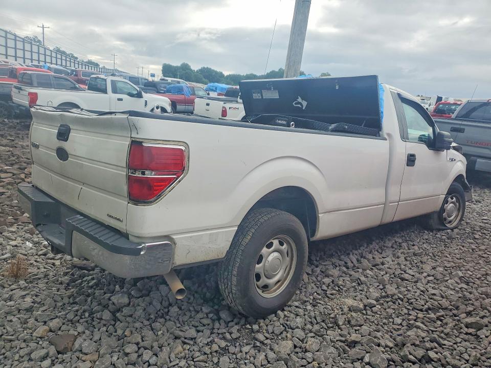 Foto 3 de la subasta – 2011 FORD F150 con VIN 1FTMF1CM5BKD30163