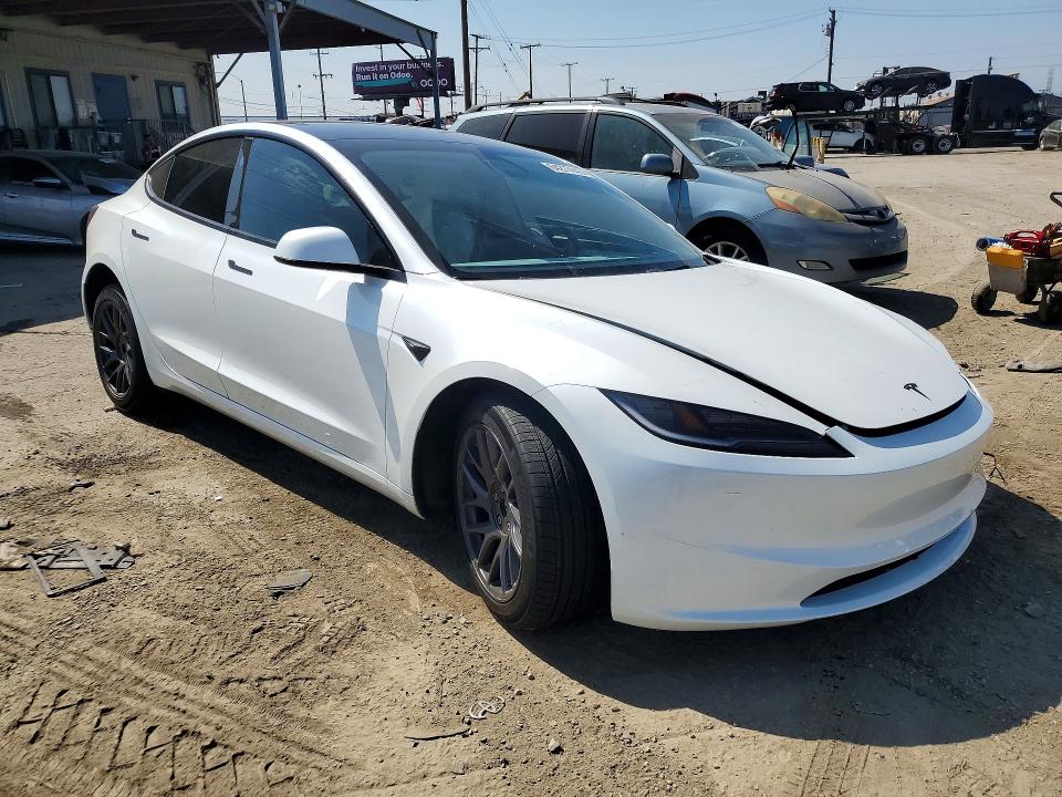 Снимка 4 от търг – 2026 TESLA MODEL 3 с VIN 5YJ3E1EA4TF181745