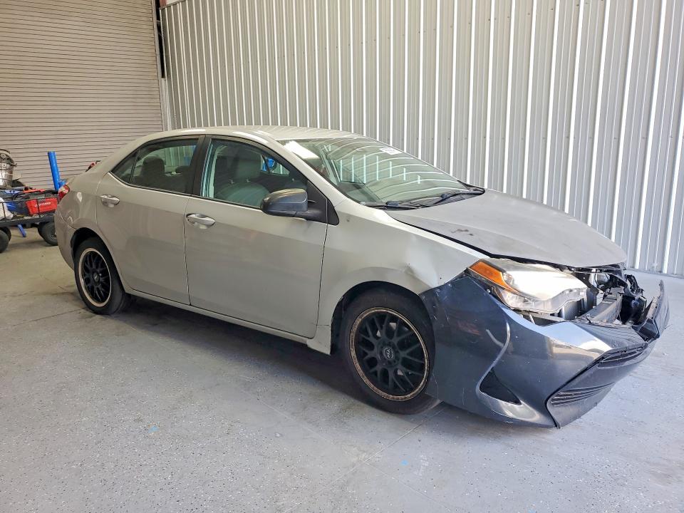 Photo 4 from auction – 2017 TOYOTA COROLLA with VIN 5YFBURHEXHP722790