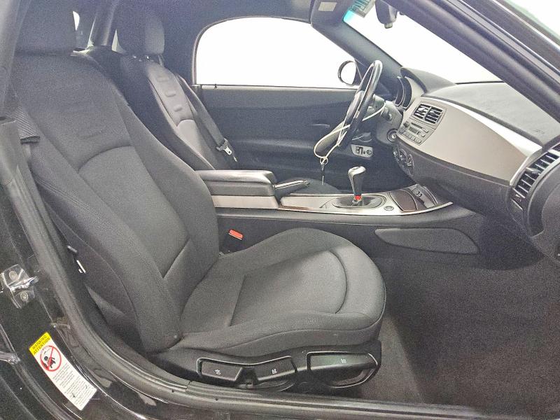 Photo 10 from auction – 2003 BMW Z4 with VIN 4USBT33483LR63659