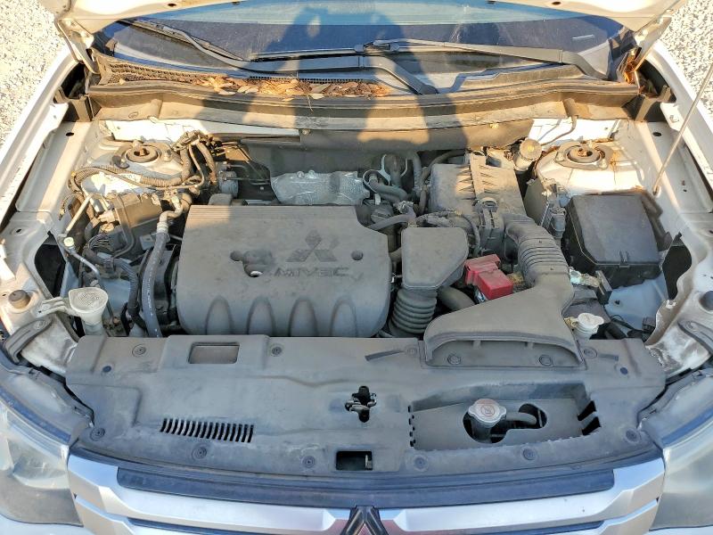 Photo 12 from auction – 2015 MITSUBISHI OUTLANDER with VIN JA4AD3A33FZ003282
