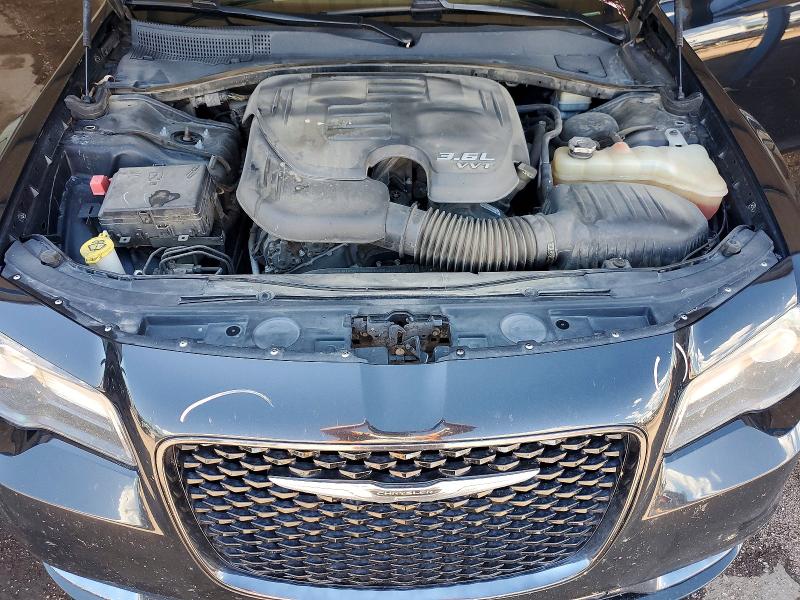 Photo 11 from auction – 2015 CHRYSLER 300 with VIN 2C3CCAGG1FH882947