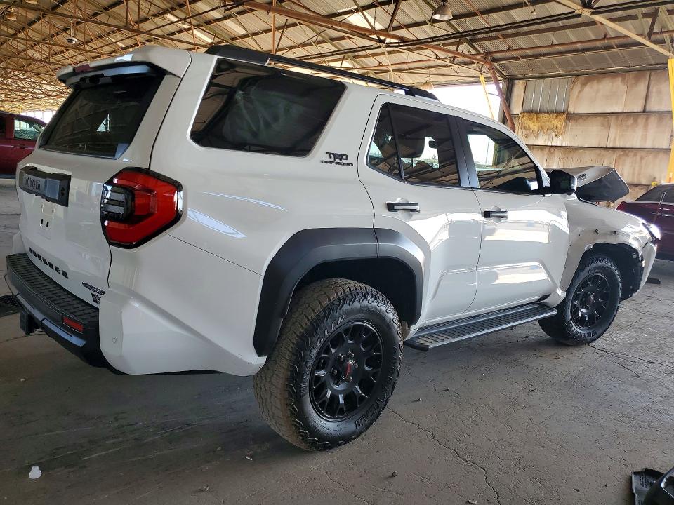 Photo 3 from auction – 2025 TOYOTA 4RUNNER with VIN JTEVB5BR8S5020975