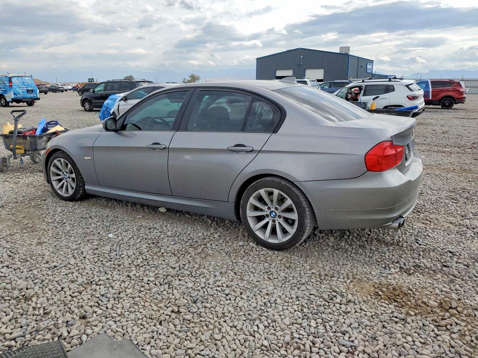 صورة رقم 2 من المزاد - 2011 BMW 328 مع VIN WBAPH7G5XBNM58763