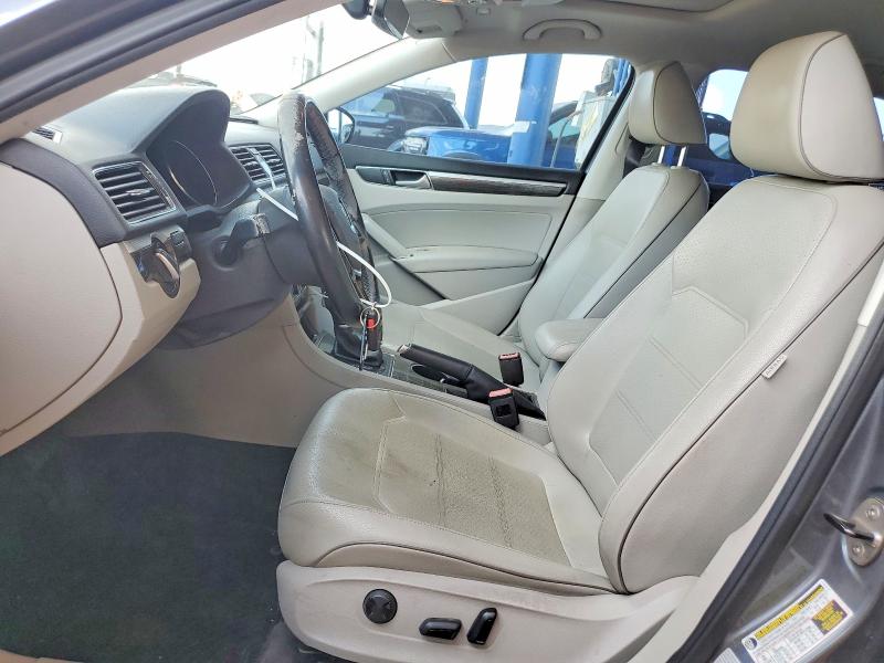 Photo 7 from auction – 2016 VOLKSWAGEN PASSAT with VIN 1VWBT7A33GC045277