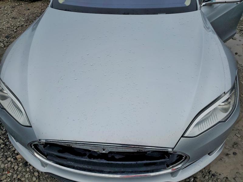 Photo 11 from auction – 2013 TESLA MODEL S with VIN 5YJSA1CN0DFP22076