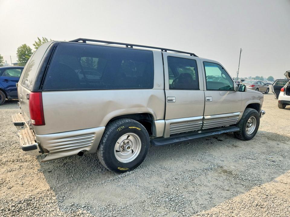 Снимка 3 от търг – 1998 GMC SUBURBAN с VIN 1GKFK16R1WJ705431