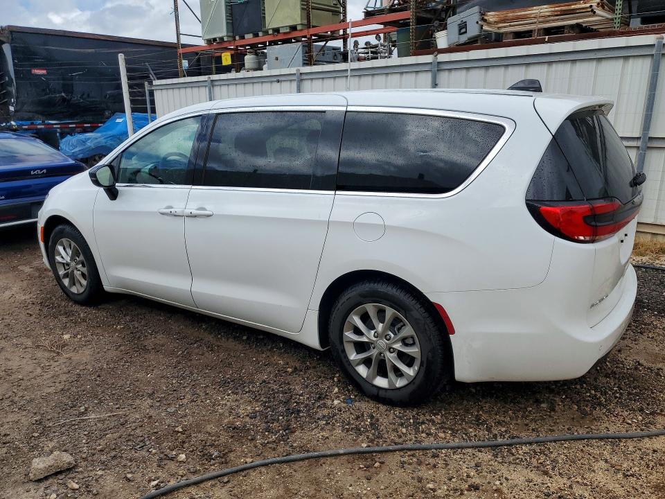 Photo 2 from auction – 2026 CHRYSLER PACIFICA with VIN 2C4RC1GG8TR259921