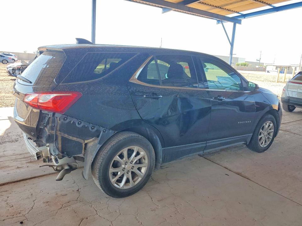 Photo 3 from auction – 2020 CHEVROLET EQUINOX with VIN 2GNAXKEV1L6152923