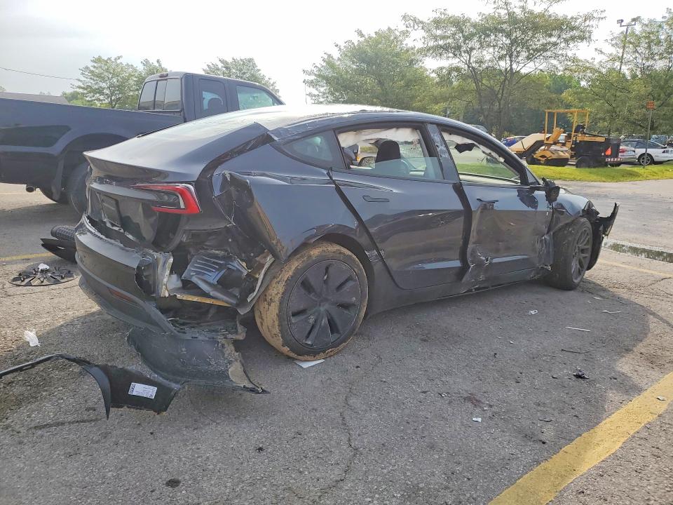 صورة رقم 3 من المزاد - 2024 TESLA MODEL 3 مع VIN 5YJ3E1EA5RF868936
