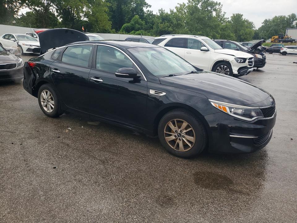 Photo 4 from auction – 2017 KIA OPTIMA with VIN 5XXGT4L3XHG166278