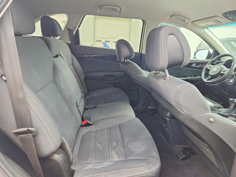 Photo 11 from auction – 2016 KIA SORENTO with VIN 5XYPGDA53GG135442