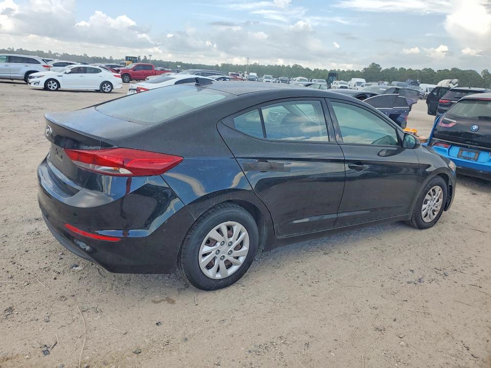 Photo 3 from auction – 2017 HYUNDAI ELANTRA with VIN 5NPD74LF8HH151865