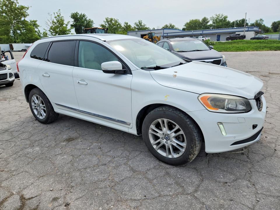 Photo 4 from auction – 2016 VOLVO XC60 with VIN YV4612RM2G2868148