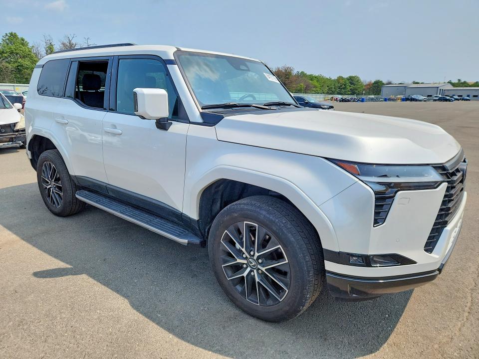 Photo 4 from auction – 2024 LEXUS GX 550 with VIN JTJTBCDX6R5014143