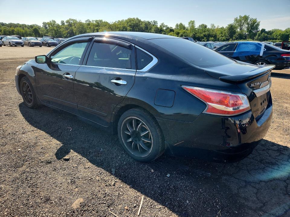 صورة رقم 2 من المزاد - 2015 NISSAN ALTIMA مع VIN 1N4AL3AP1FN396871