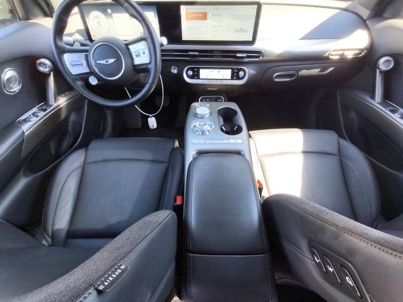 Photo 8 from auction – 2025 GENESIS GV60 with VIN KMUKB4SA7SU025227