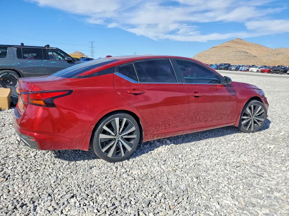 Photo 3 from auction – 2021 NISSAN ALTIMA with VIN 1N4BL4CW5MN418852