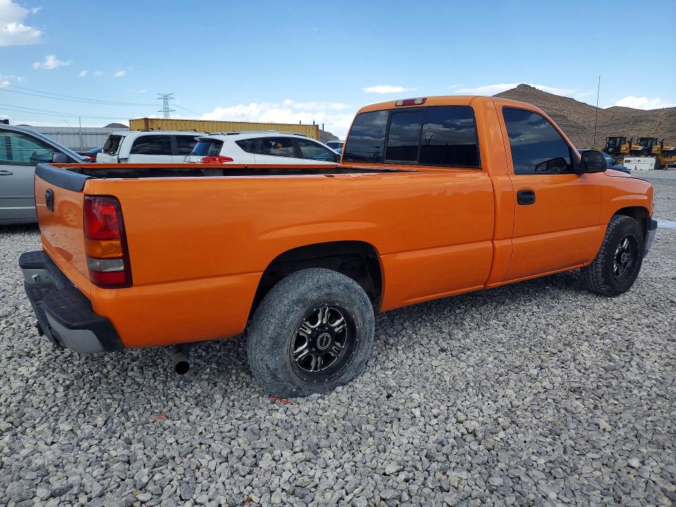 Photo 3 from auction – 2002 CHEVROLET SILVERADO with VIN 1GCEC14T02Z325270