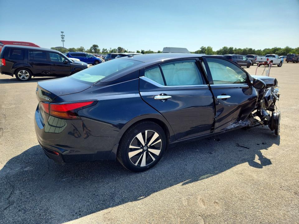 Photo 3 from auction – 2020 NISSAN ALTIMA with VIN 1N4BL4DV8LC276030