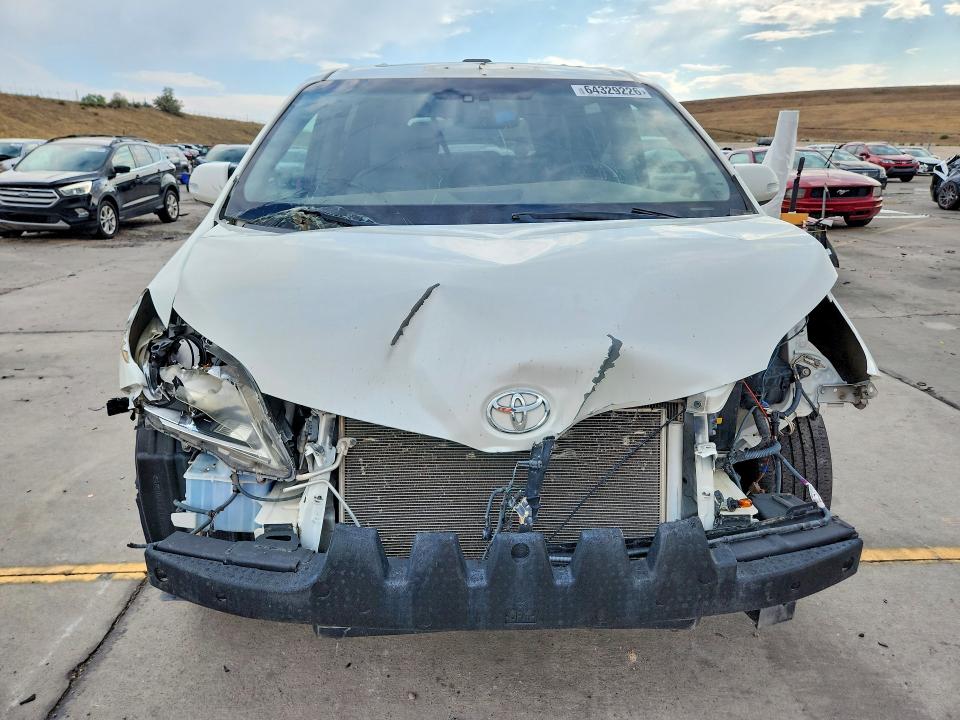 Photo 5 from auction – 2016 TOYOTA SIENNA with VIN 5TDDK3DC7GS136747