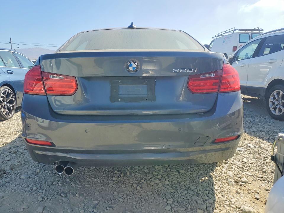 Photo 6 from auction – 2013 BMW 328 with VIN WBA3A5C56DF453019