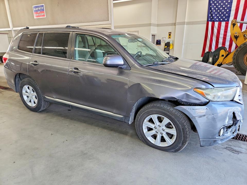 Photo 4 from auction – 2013 TOYOTA HIGHLANDER with VIN 5TDBK3EH6DS191915