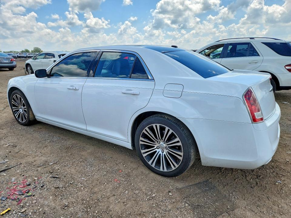 Photo 2 from auction – 2013 CHRYSLER 300 with VIN 2C3CCABT1DH703582