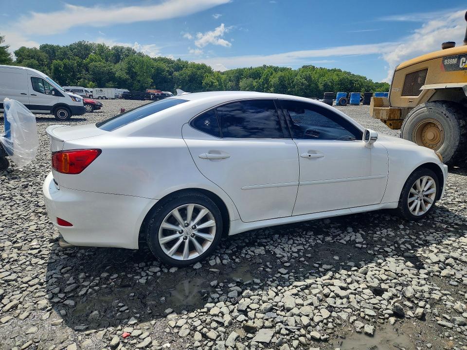 Photo 3 from auction – 2009 LEXUS IS with VIN JTHCK262295035858