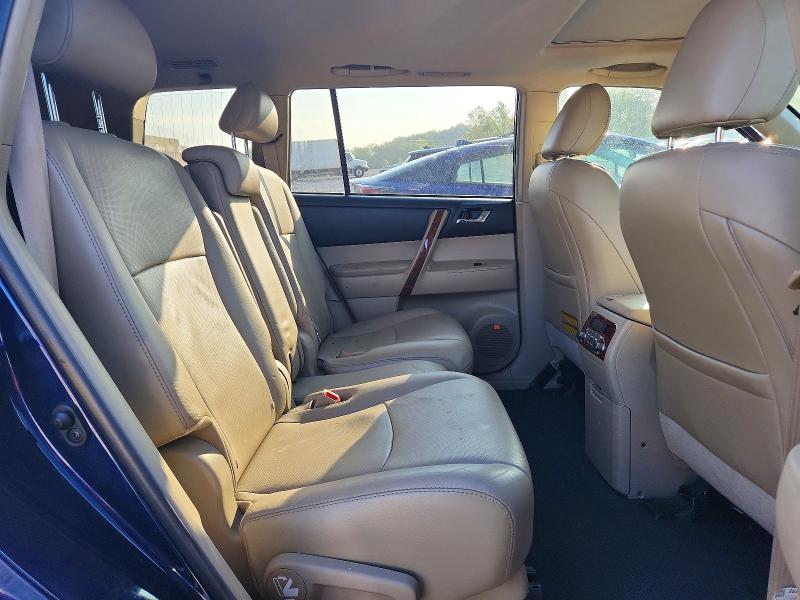 Photo 11 from auction – 2011 TOYOTA HIGHLANDER with VIN 5TDDK3EH1BS071090