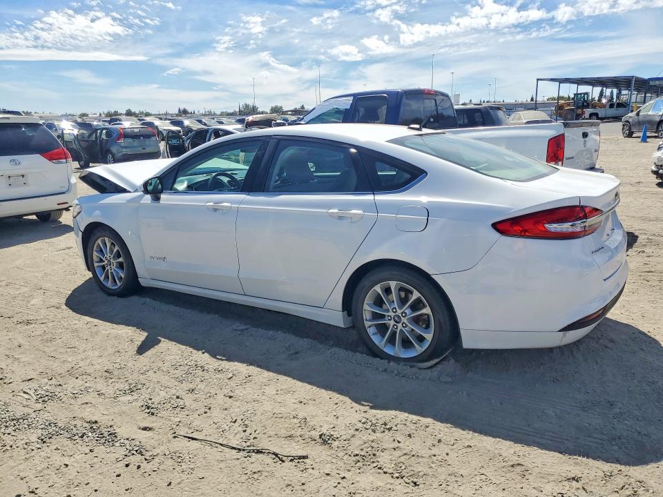 Photo 2 from auction – 2017 FORD FUSION with VIN 3FA6P0LU1HR266147
