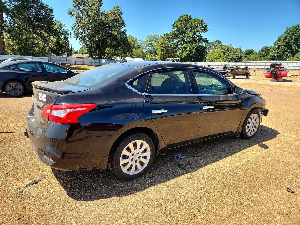 Photo 3 from auction – 2017 NISSAN SENTRA with VIN 3N1AB7AP2HL710439