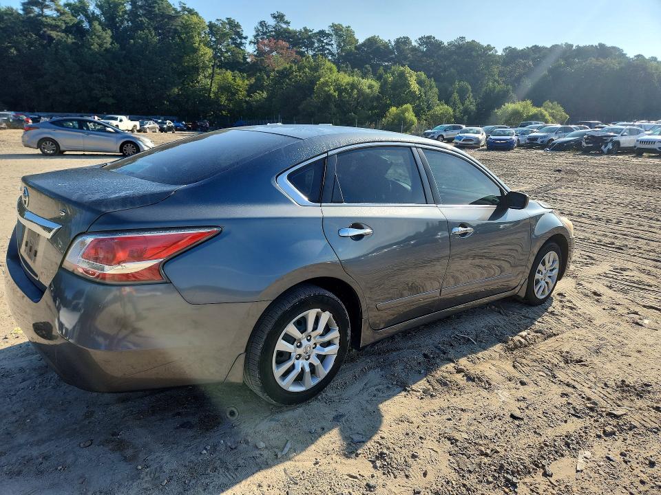 Photo 3 from auction – 2015 NISSAN ALTIMA with VIN 1N4AL3AP8FN871528