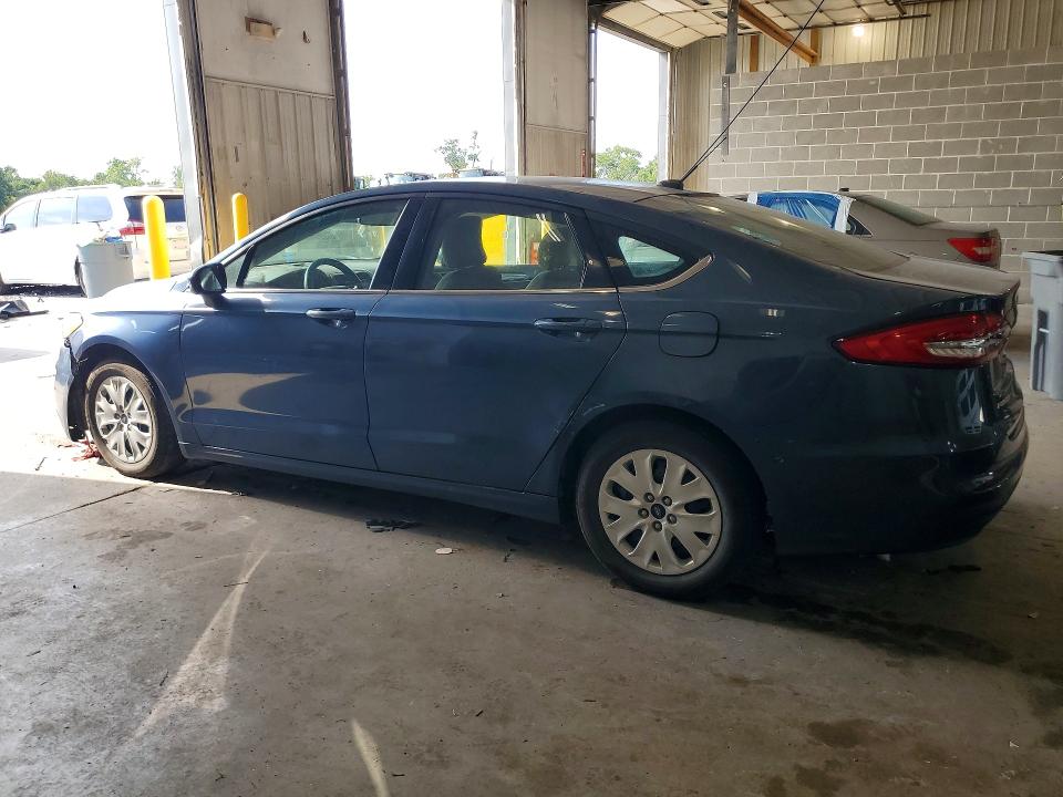 Photo 2 from auction – 2019 FORD FUSION with VIN 3FA6P0G72KR162035