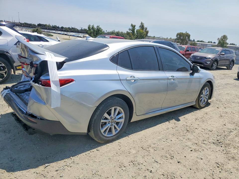 Photo 3 from auction – 2026 TOYOTA CAMRY with VIN 4T1DAACK0TU725513