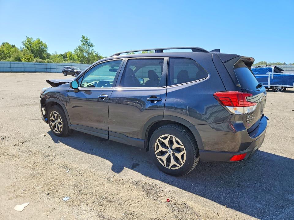 Photo 2 from auction – 2019 SUBARU FORESTER with VIN JF2SKAEC8KH410806