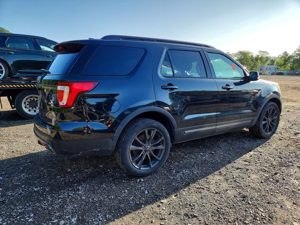 Photo 3 from auction – 2017 FORD EXPLORER with VIN 1FM5K8D82HGC79187