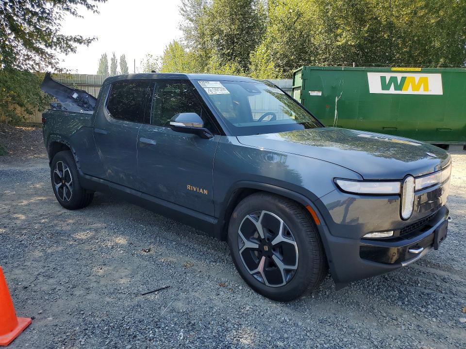 Photo 4 from auction – 2022 RIVIAN R1T with VIN 7FCTGAAA9NN011282